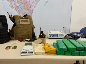 Operação contra homicídio prende suspeito e apreende drogas em Maceió