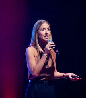 Gabriela Prioli conecta gestão pública e diálogo na Feira dos Municípios