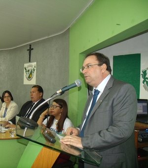 Vice-governador apresenta Programa Escola 10 para vereadores de Arapiraca
