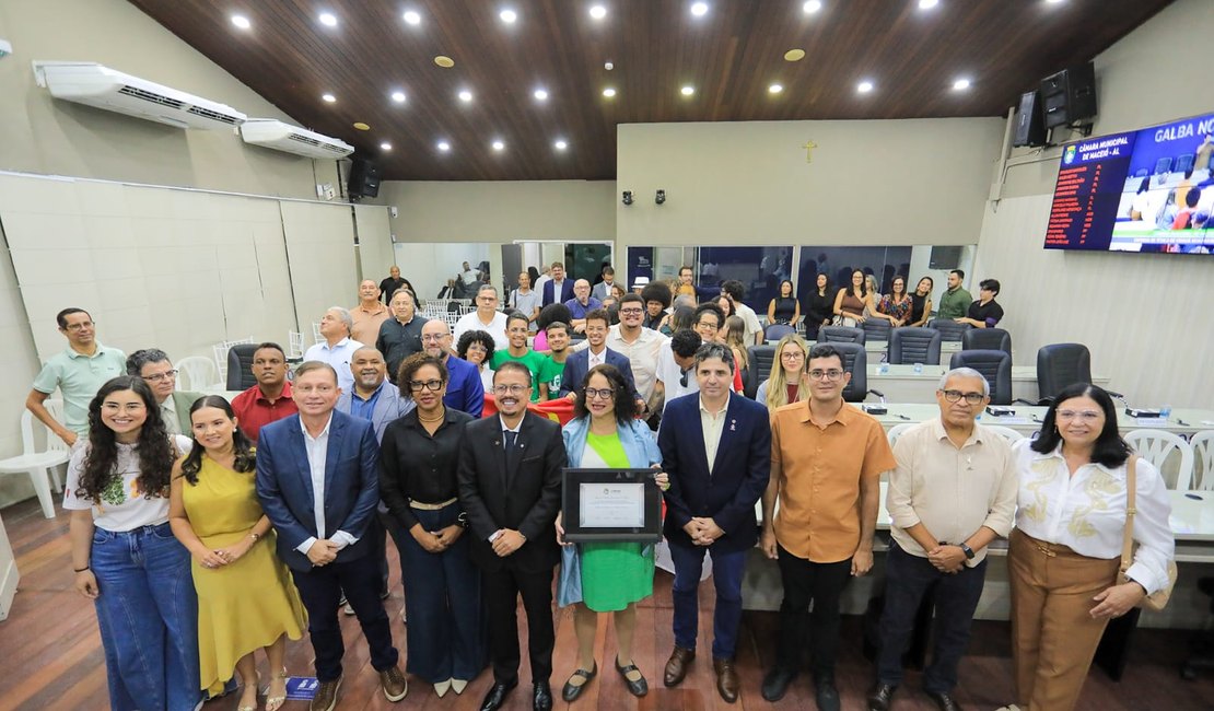 Ministra de Lula recebe título de cidadã maceioense, proposto por vereador do PCdoB