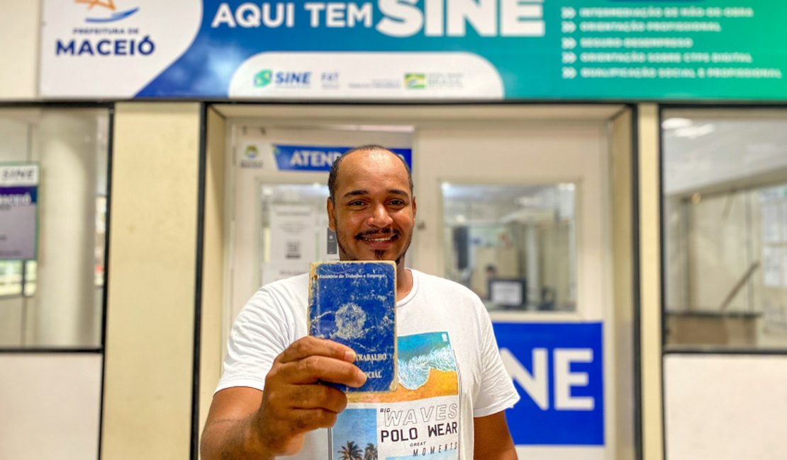 Sine oferta 150 vagas de emprego para call center em Maceió