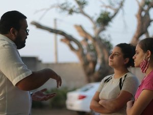 Abandonada pela classe política, comunidade do Bom Nome recebe Hector Martins de braços abertos