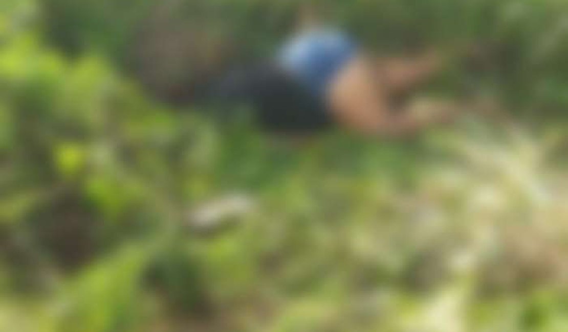 Corpo de mulher é achado ao lado de moto em área de mato em Jaramataia
