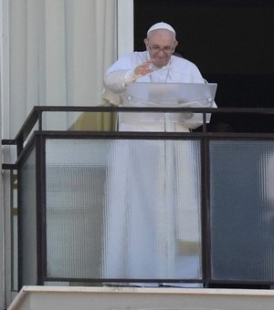 Papa Francisco tem alta hospitalar após onze dias internado