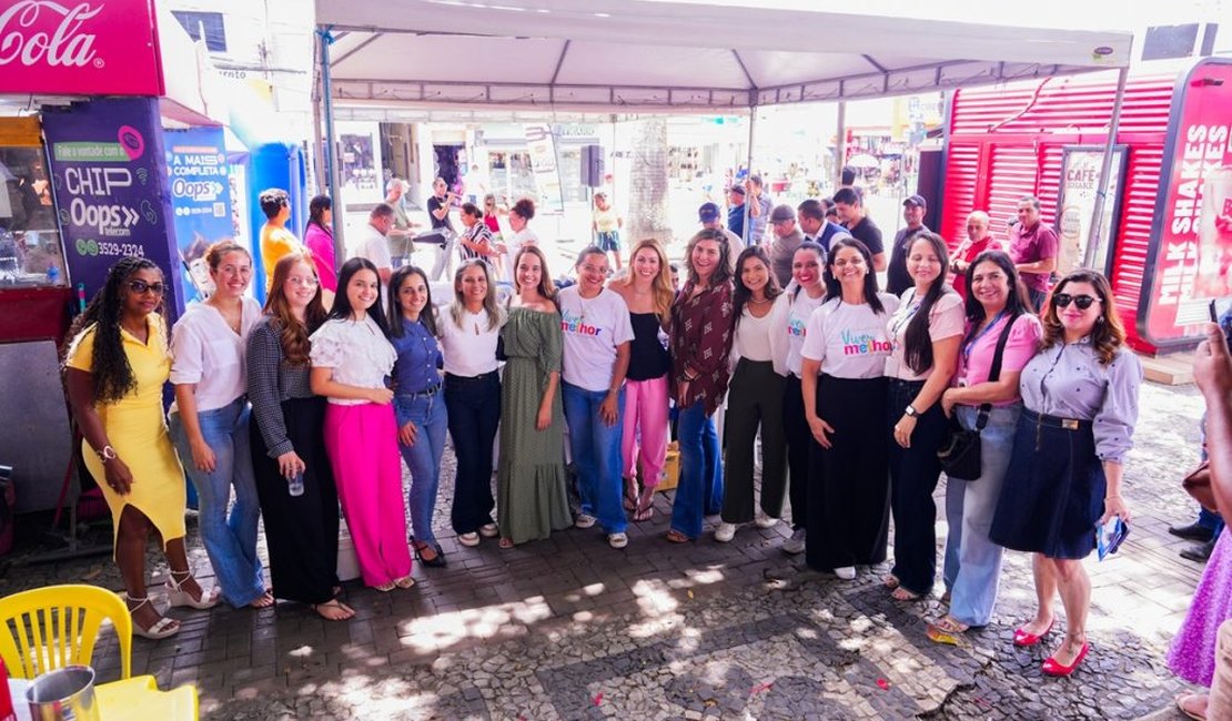 Arapiraca inicia programação do mês da mulher com ação de valorização na Praça Marques da Silva