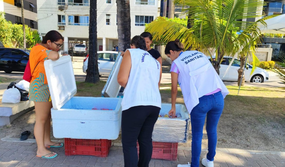 Vigilância Sanitária fiscaliza venda de alimentos e bebidas nos desfiles de blocos