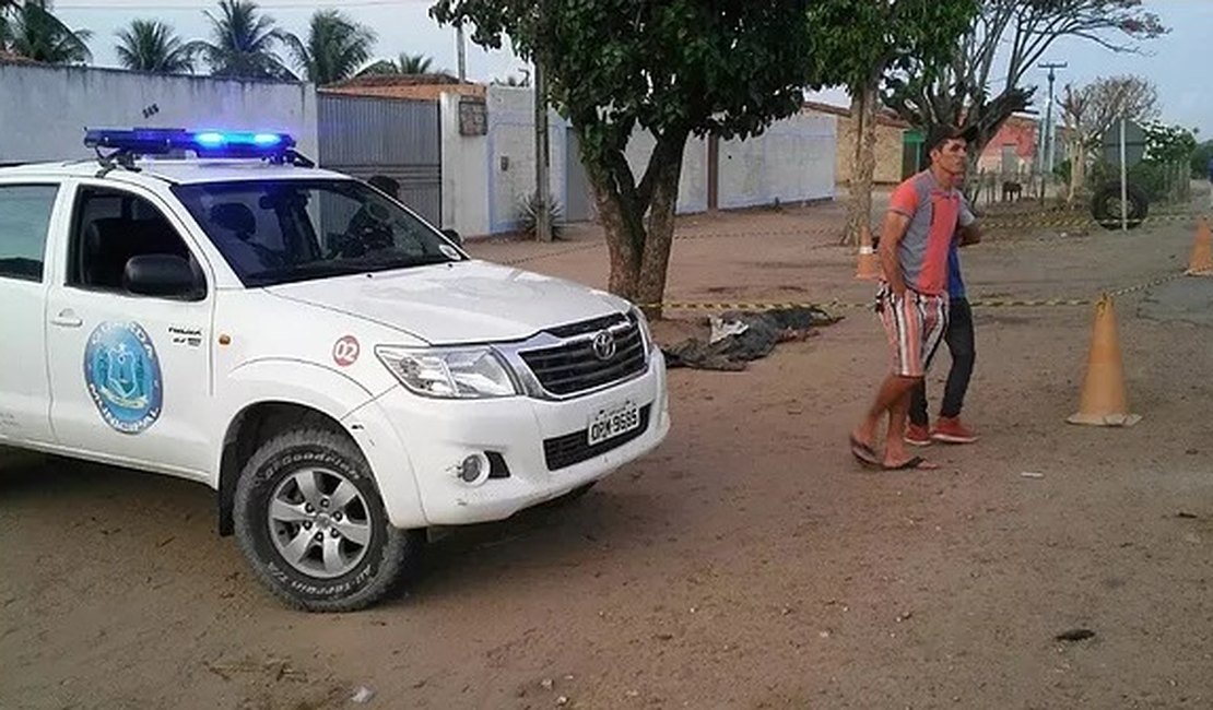 Homem é assassinado a golpes de arma branca 