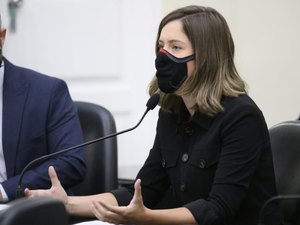 Sancionado PL da deputada Cibele Moura que assegura acesso a absorventes