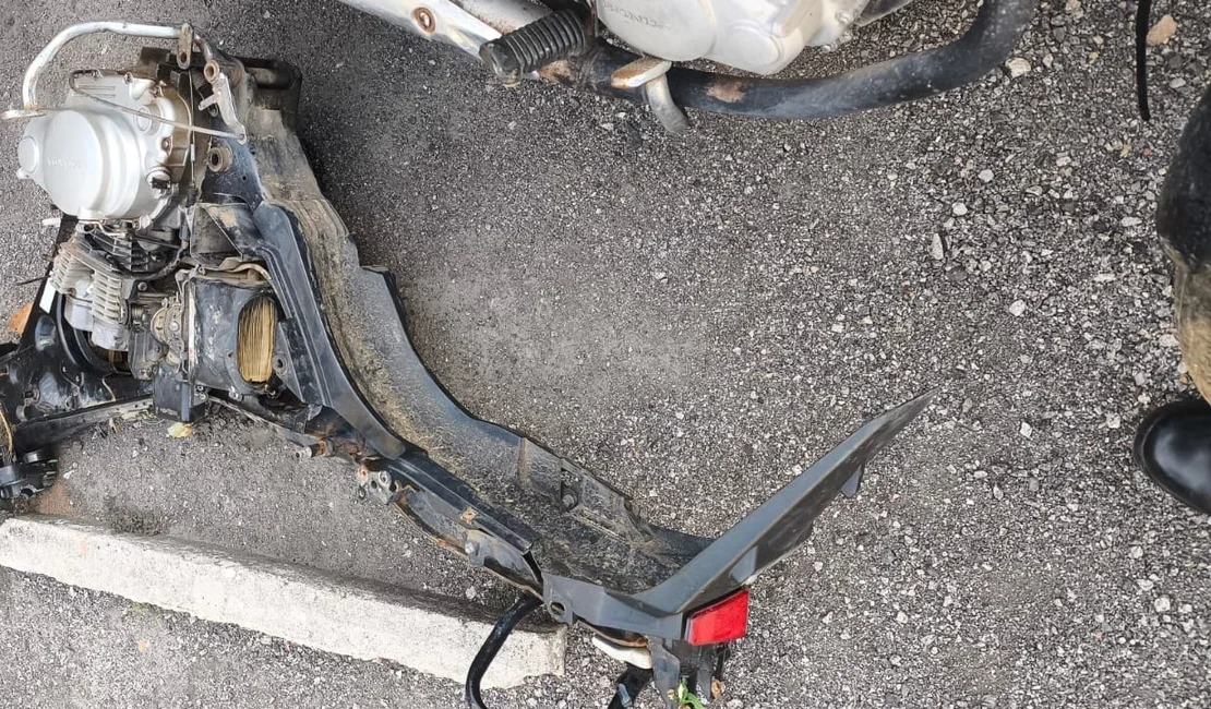 Motocicleta com queixa de furto é apreendida em área de mata em Arapiraca