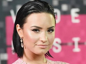 Demi Lovato revela que pretende fazer acampamento para celebridades