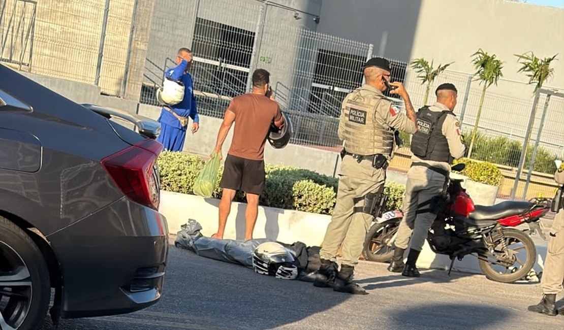 Jovem morre após cair de moto e ser atingida por caminhão no São Jorge