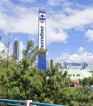 Funcionário de supermercado é investigado por importunação sexual contra adolescente em banheiro