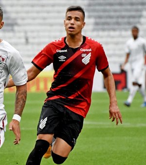 CSA negocia empréstimo de atacante do Fluminense