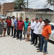 Vereadores e prefeito Rogério Teófilo fazem vistoria as obras da UPA e chegada dos lotes de medicamentos