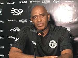 Com portões fechados, Moisés comanda o ASA na despedida da Série C 2017