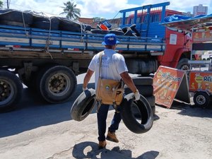 Mutirão da Prefeitura de Maceió recolhe pneus abandonados na capital
