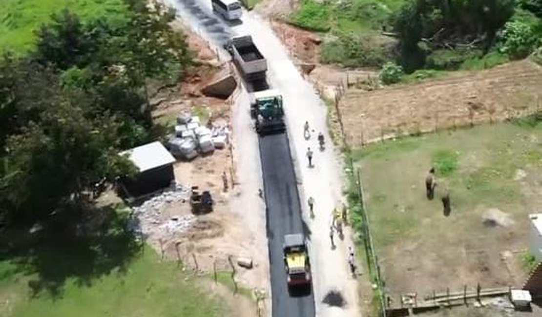 Asfalto chega a Várzea Grande e marca nova etapa de desenvolvimento em União dos Palmares na gestão Júnior Menezes; sonho antigo dos moradores começa a virar realidade