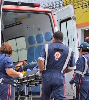Motociclista e pedestres ficam feridos após atropelamento na BR-104, em Maceió