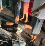 Motociclista perde o controle e bate em carro parado no Centro de Delmiro Gouveia