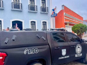 Mulher é presa ao tentar abrir conta com documento falso em Penedo