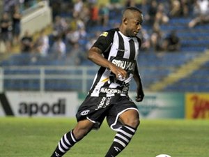 Meia Wescley é acusado de agredir a namorada grávida de 3 meses no Ceará