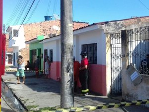 Homem morre carbonizado após incêndio em residência no Vergel
