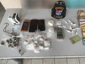 Polícia Militar flagra dupla com drogas em Riacho Doce
