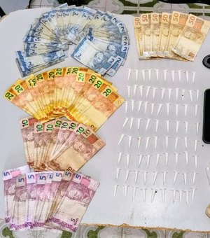 Adolescente é apreendido com cocaína escondida em casa abandonada no bairro Manoel Teles, em Arapiraca