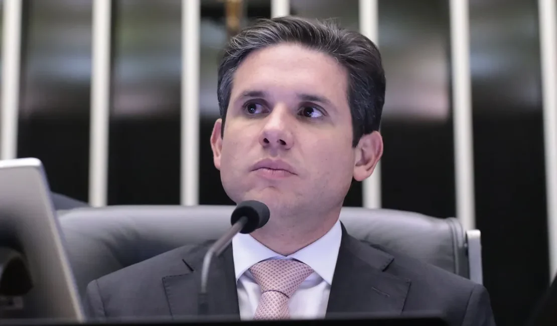 Hugo Motta dá carta branca a Derrite para conduzir Marco Legal contra Crime