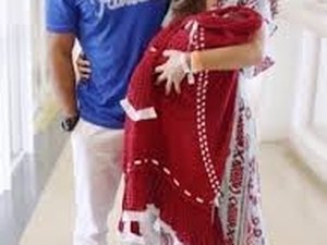 Deborah Secco posta imagem  após nascimento da filha