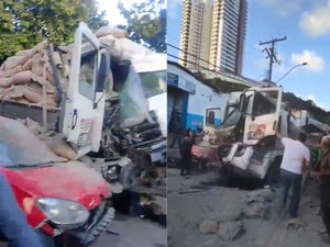 Caminhão perde os freios e provoca acidente com quatro veículos em Maceió