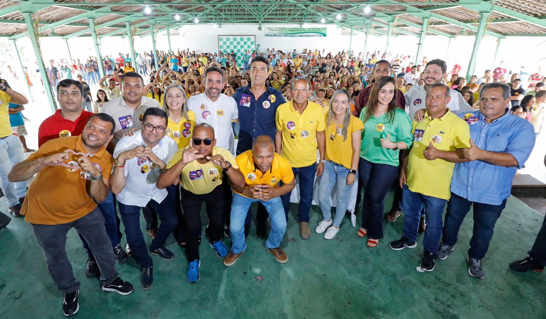 Paulo comemora ampliação na geração de empregos em Alagoas