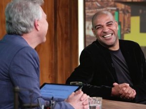 Adriano fala sobre carreira e da polêmica foto com traficante em programa de TV