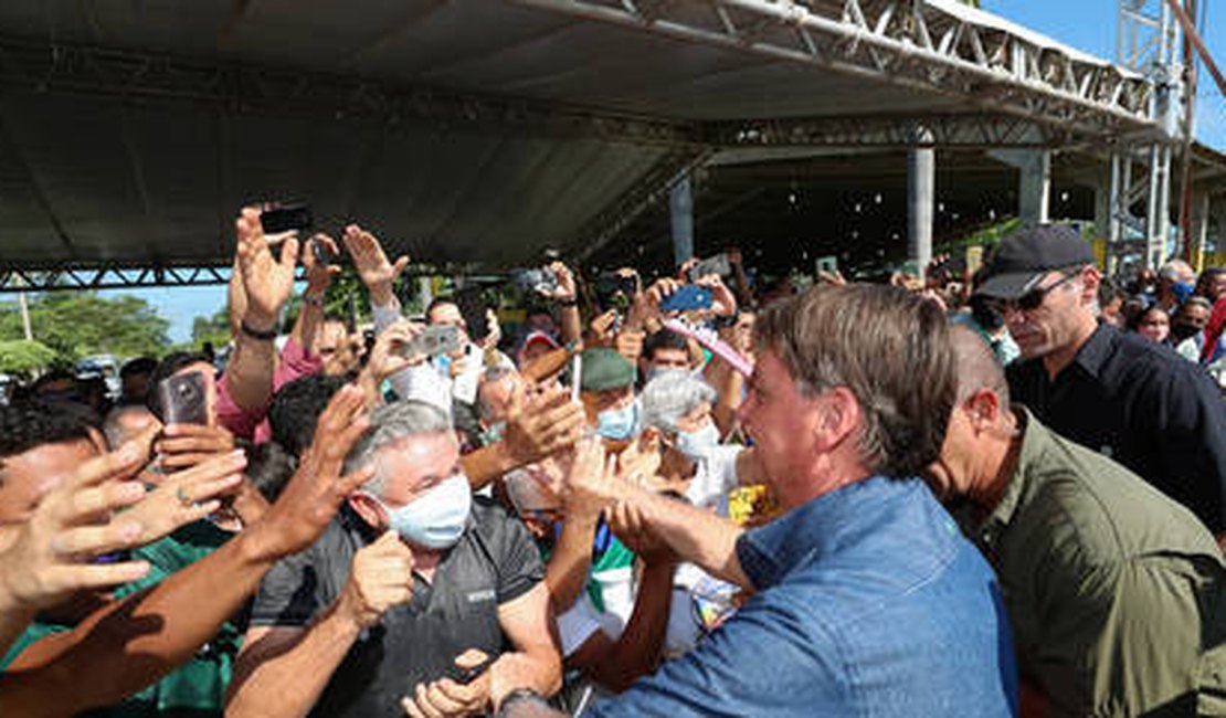 Governo do Maranhão autua Bolsonaro por não usar máscara