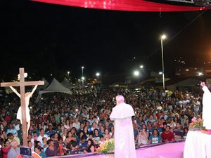 Milhares de pessoas participam da abertura do MaragoFé na Orla Marítima