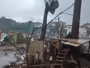 “Cenário de guerra”: diz coronel dos Bombeiros sobre destruição após tornado no Paraná