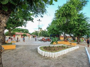 Casal trabalha para retomar abastecimento de Riacho Doce até o final do dia