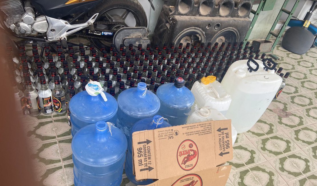 Dono de 'cachaçaria' irregular é preso falsificando bebidas em Arapiraca