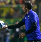 Lage assume culpa por eliminação do Botafogo na Sul-Americana e faz crítica sobre clássico contra o Flamengo