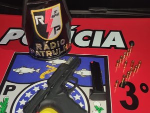 Homem é preso em flagrante por receptação e porte ilegal de arma de fogo, no bairro Alto do Cruzeiro