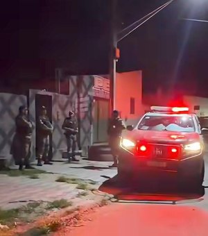 Mulher mineira é achada morta dentro de casa em Delmiro Gouveia