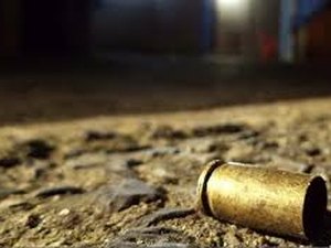 Homem é encontrado morto em cima de motocicleta