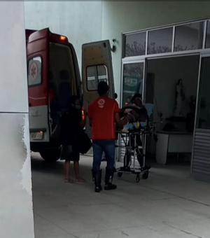 Homem fica ferido após cair de escada enquanto trabalhava em residência de Delmiro Gouveia