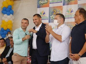 Pino e Renan Filho inauguram obras e fazem entregas em Campestre