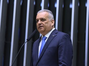 Deputado Alfredo Gaspar cobra explicações ao Governo Federal sobre contratação milionária para a COP30