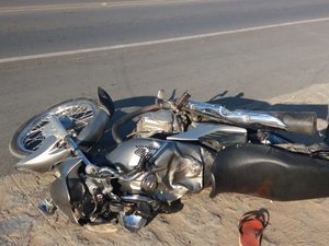Motorista morre ao parar na AL-110 para ajudar motociclista