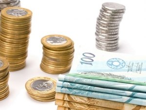 Brasileiros pagaram R$ 2 trilhões de impostos somente em 2015