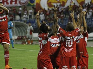 Willians Santana marca três gols, CRB bate Atlético-GO e conquista 1ª vitória na Série B