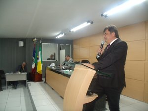 Presidente da Câmara denuncia irregularidades em condomínios de Arapiraca