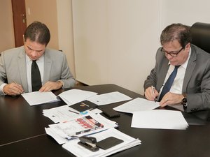 Tribunal de Justiça e Assembleia assinam convênio para cessão de servidores